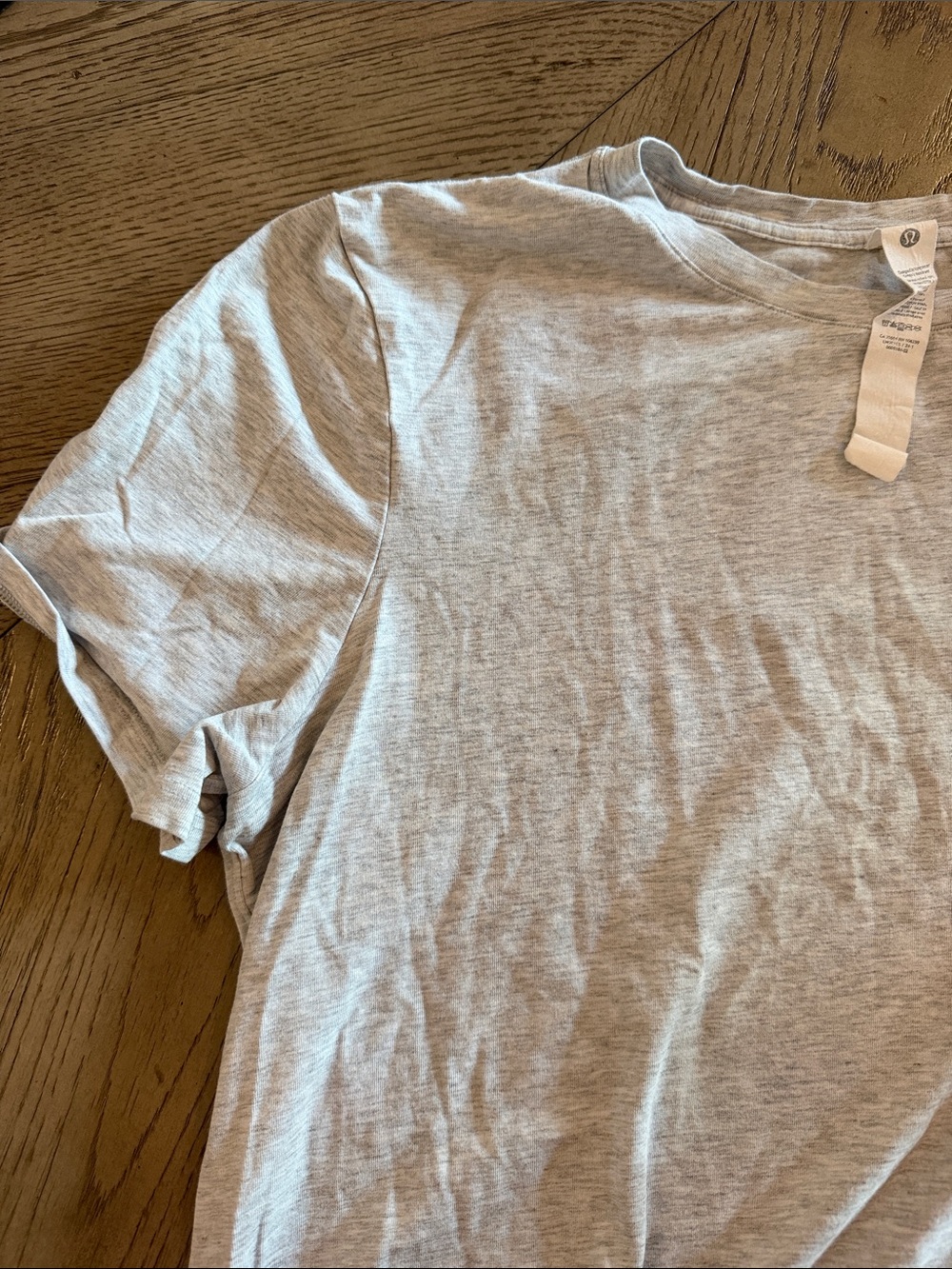 Lululemon grey crewneck love tee - Picture 3 of 3
